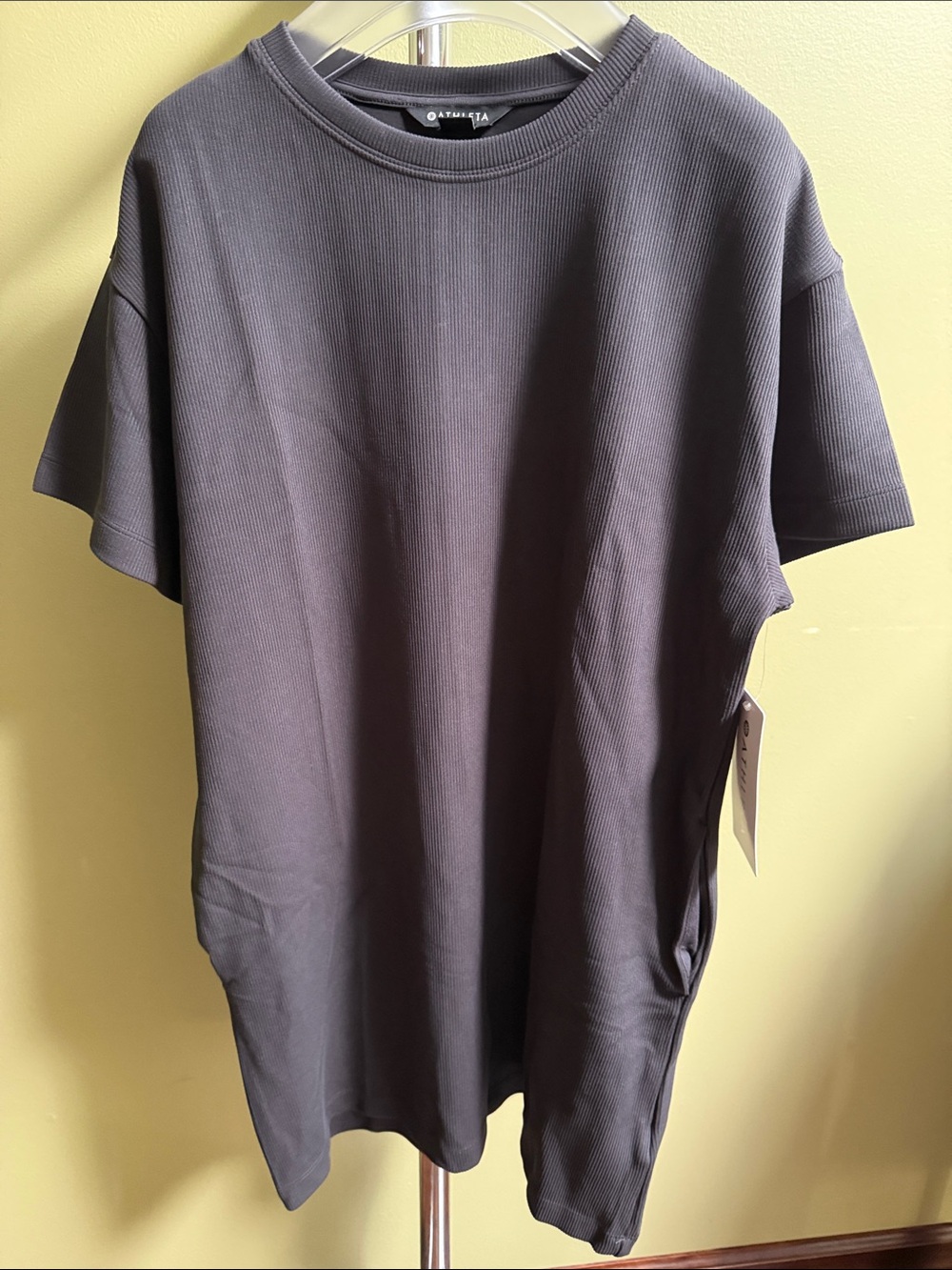 Athleta Men’s Short Sleeve Crew Tee — Charcoal Gray